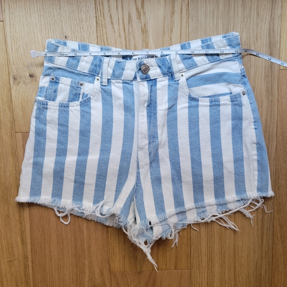 Jean shorts size 25 - Picture 1 of 7